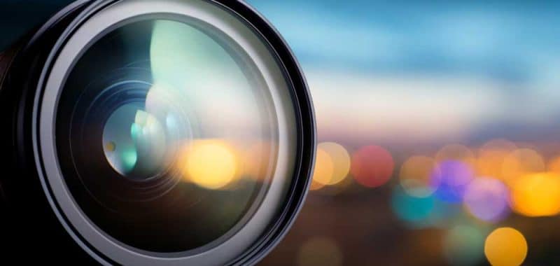 Camera-and-blurred-background-image_1-Minute-Media_Video-Production-1.jpg